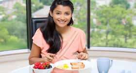 हर 3 घंटे में खाना या दिन में सिर्फ 3 बार खाना, जानिए क्या है ज्यादा फायदेमंद