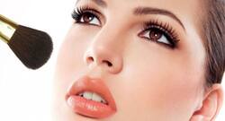 मेकअप से जुड़ी इन 5 गलतियों से आपके चेहरे पर हो सकते हैं acne