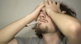 Smoking pot during teenage could cause bipolar disorder in adulthood! Smoking pot during teenage could cause bipolar disorder in adulthood!