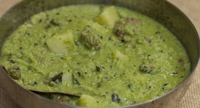 सर्दियों की खास डिश-हरी मटर का निमोना!