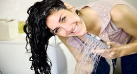 Tips to wash your hair the right way to prevent hair loss and breakage this winter Tips to wash your hair the right way to prevent hair loss and breakage this winter