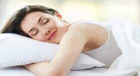 4 ways you should NOT place your pillow while sleeping 4 ways you should NOT place your pillow while sleeping