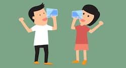 5 easy ways to remind yourself to drink water all day!