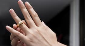 Here's how you can cure a wedding-ring itch Here's how you can cure a wedding-ring itch