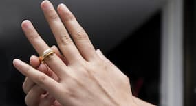 Here's how you can cure a wedding-ring itch