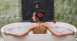 4 simple ways to have the most amazing bath of your life
