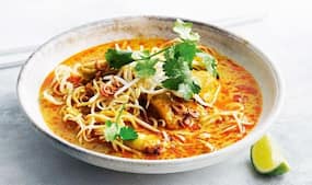 High-protein recipe: Thai chicken noodle soup with green tea and mint