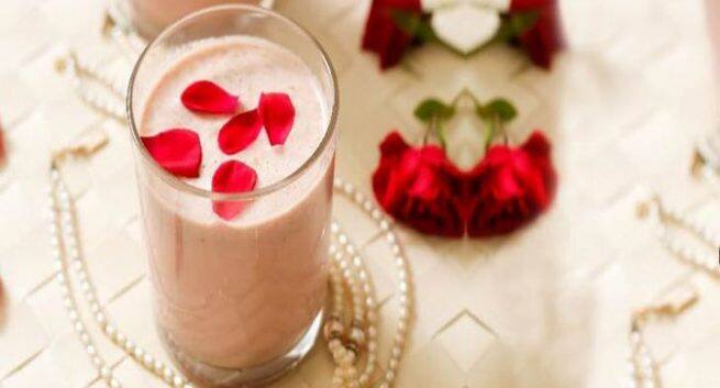 Healthy Summer Drink Gulkand Thandai Recipe By Ayurveda Expert Thehealthsite Com