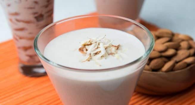 Almond and Soya Milk Smoothie 1 (1)