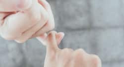 Your smartphone could damage your pinky finger!