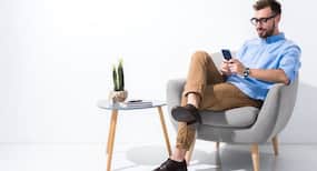 Here is how your smartphones and laptops are ruining your look!