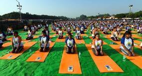 'योग दिवस' पर देहरादून के बच्‍चों ने दिया 'स्वच्छ भारत' का संदेश