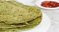 Gorge on methi paneer paratha in these Mumbai rains!