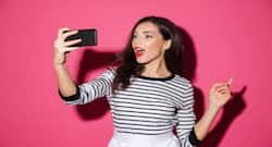 सेल्फी लेने की दीवानगी, कहीं बीमार न कर दे आपको