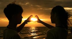 क्या आप और आपका साथी अलग-अलग शहरों में रहते हैं? आपके लिए 4 रिलेशनशिप टिप्स