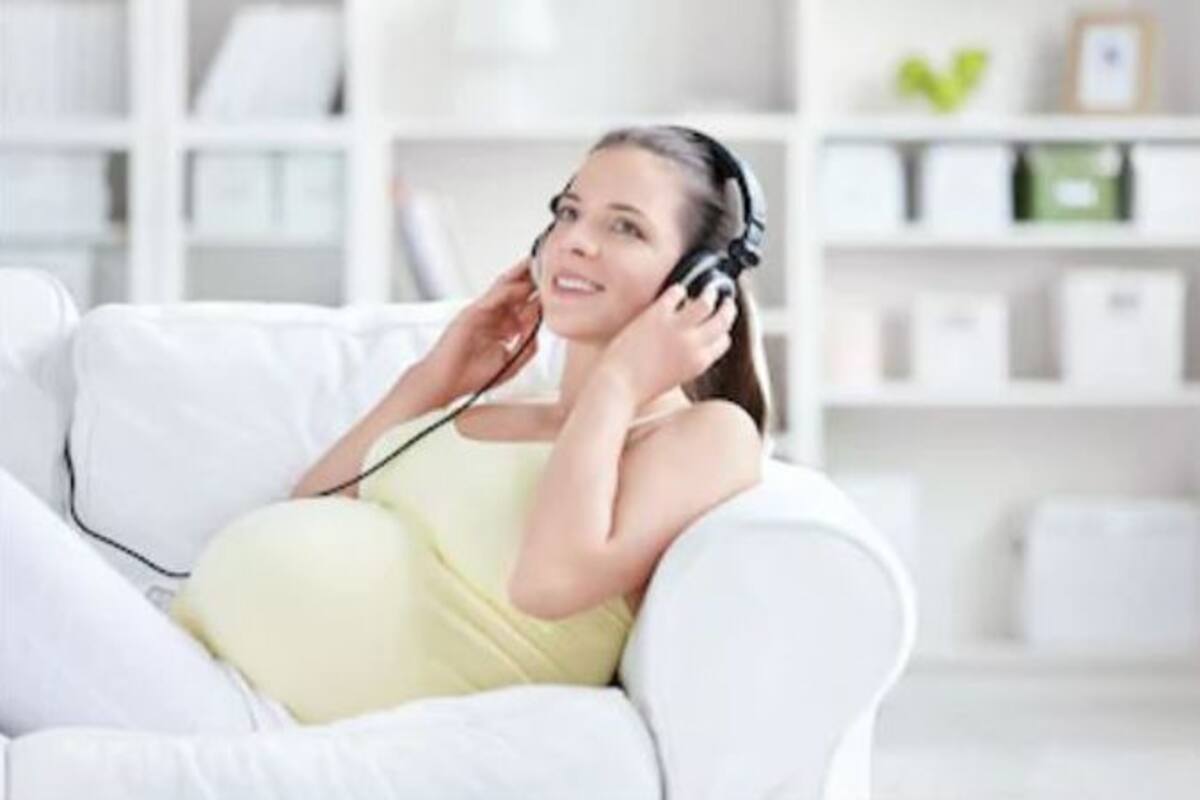 Here S Why You Should Listen To Soothing Music During Pregnancy