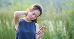 Text neck: All you need to know + 3 exercises to treat it!