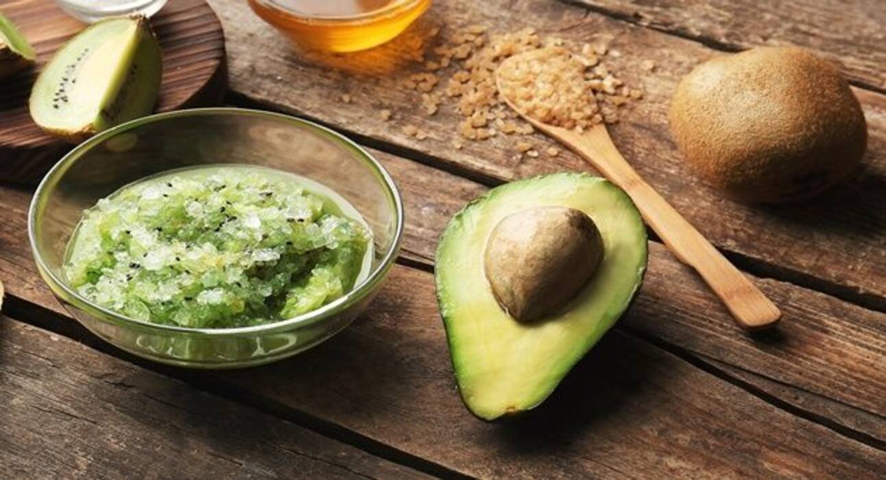 5 DIY fruit facials for glowing skin