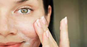 क्या चेहरे की स्किन के लिए साबुन का उपयोग सही है ?