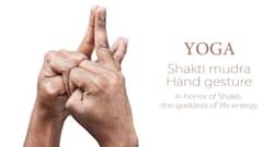 गुस्‍से को करना है काबू, तो करें यह मुद्रा