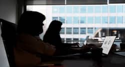 Take frequent breaks during work hours to stay healthy, suggests study