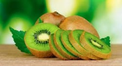 रोगों से लड़ने की क्षमता बढ़ाता है कीवी