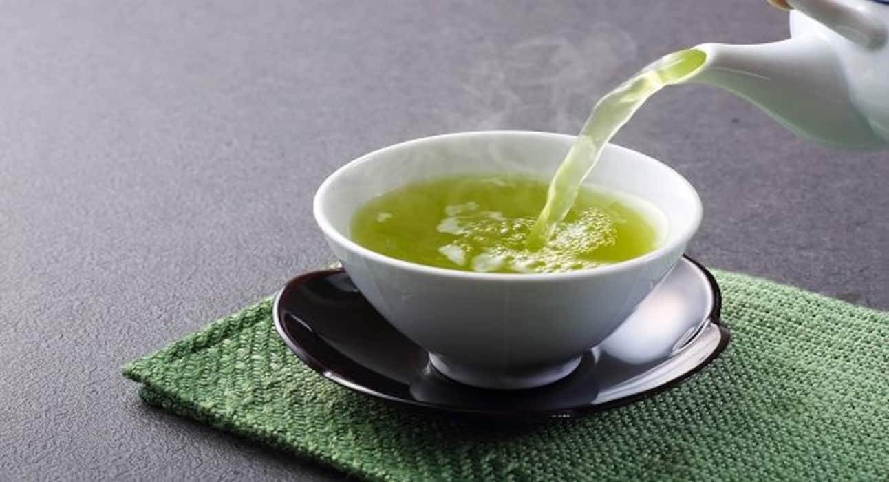 Try out this age-proof diet and look young