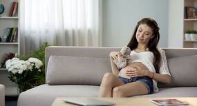 8 ways to deal with swollen feet during pregnancy