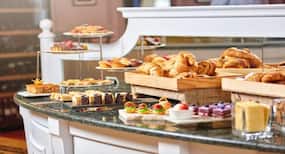Things you must never eat at a breakfast buffet