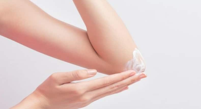 Dark Elbows : कोहनी के कालेपन से होती है शर्मिंदगी, ये 5 घरेलू टिप्स आएंगे आपके काम