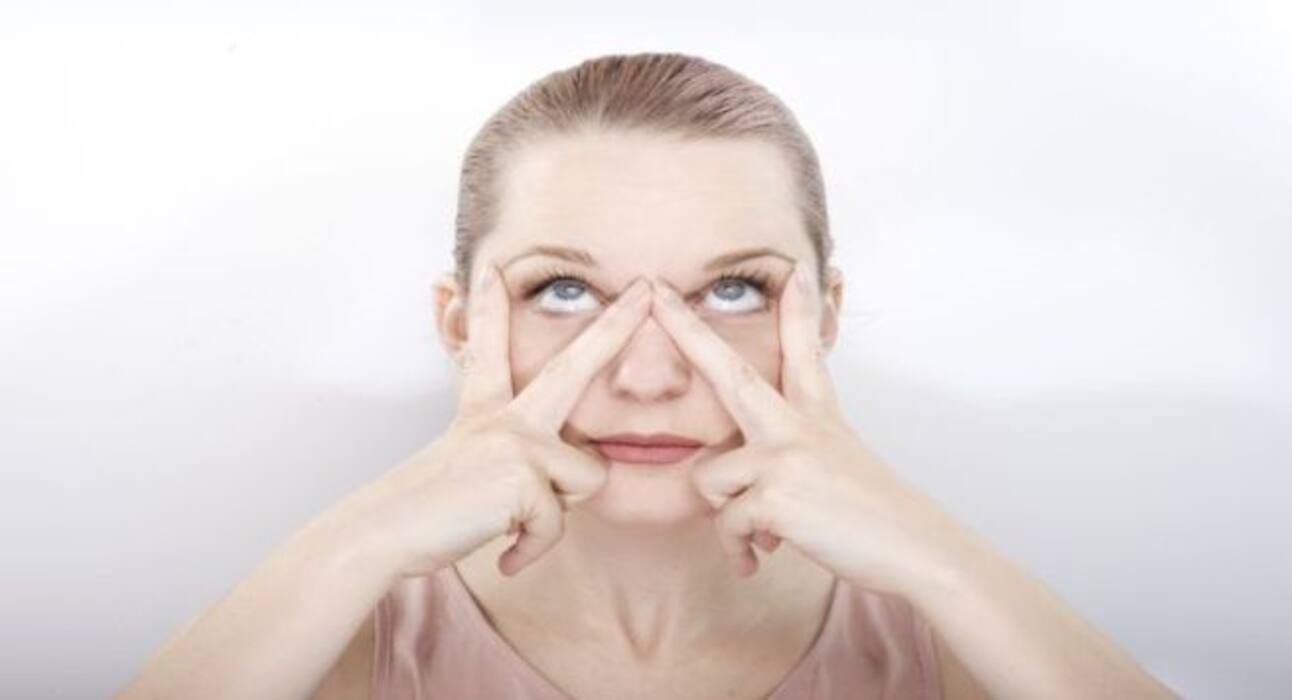 Itchy eyes: Follow these home remedies