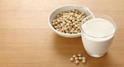 मेनोपॉज के बाद खाने में शामिल करें ये 4 चीजें