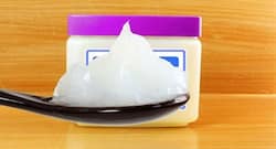 ठंड के मौसम में वैसलीन का करें इन 6 कामों में उपयोग