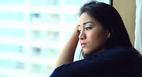 महिलाओं में दिखें ये 8 लक्षण तो तुरंत डॉक्टर से करें परामर्श