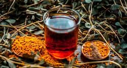 Drink a glass of fenugreek or methi juice to deal with PCOS problems