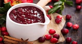 Cranberry sauce is not keto-friendly, say experts