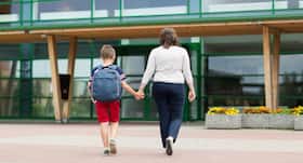 Co-relation between heavy schools bags and spinal deformity