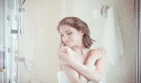 6 reasons why you must take hot water bath every day