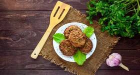 Healthy evening snack recipe: Oats tikki with green chutney