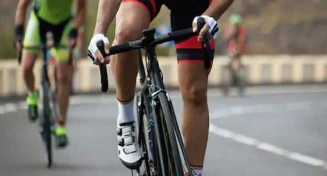 साइकिल चलाने से पहले कभी न करें ये 4 चीजें, फायदे की जगह होगा नुकसान cycling-in-hindi