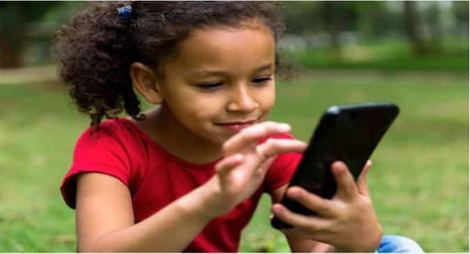 Worried about your kids’ excessive phone use? It may not affect their mental health