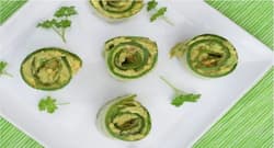 स्टीम्ड फूड के हैं शौकीन, तो बनाएं पैष्टिक स्पिनिच राइस रोल