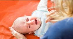 इस तरह हटाएं शिशु के सिर पर जमने वाली पीली पपड़ी