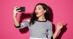 Selfie obsession is driving people to the cosmetic surgeon's chamber