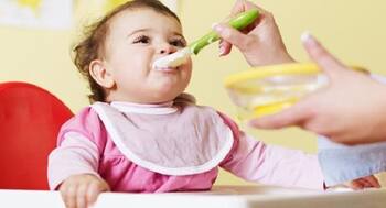 Feed you kid with these 5 important foods during weaning
