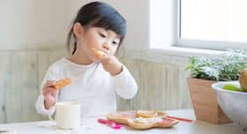 How to inculcate healthy eating habits in your children