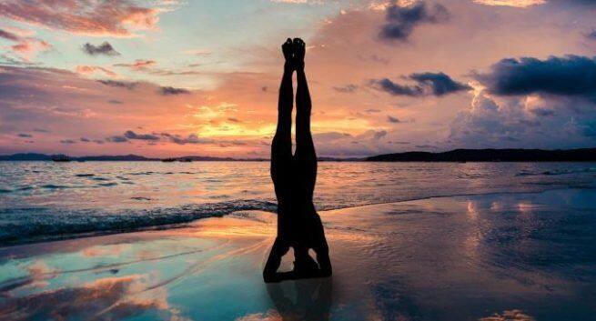 yoga-stand-in-hands-in-hindi