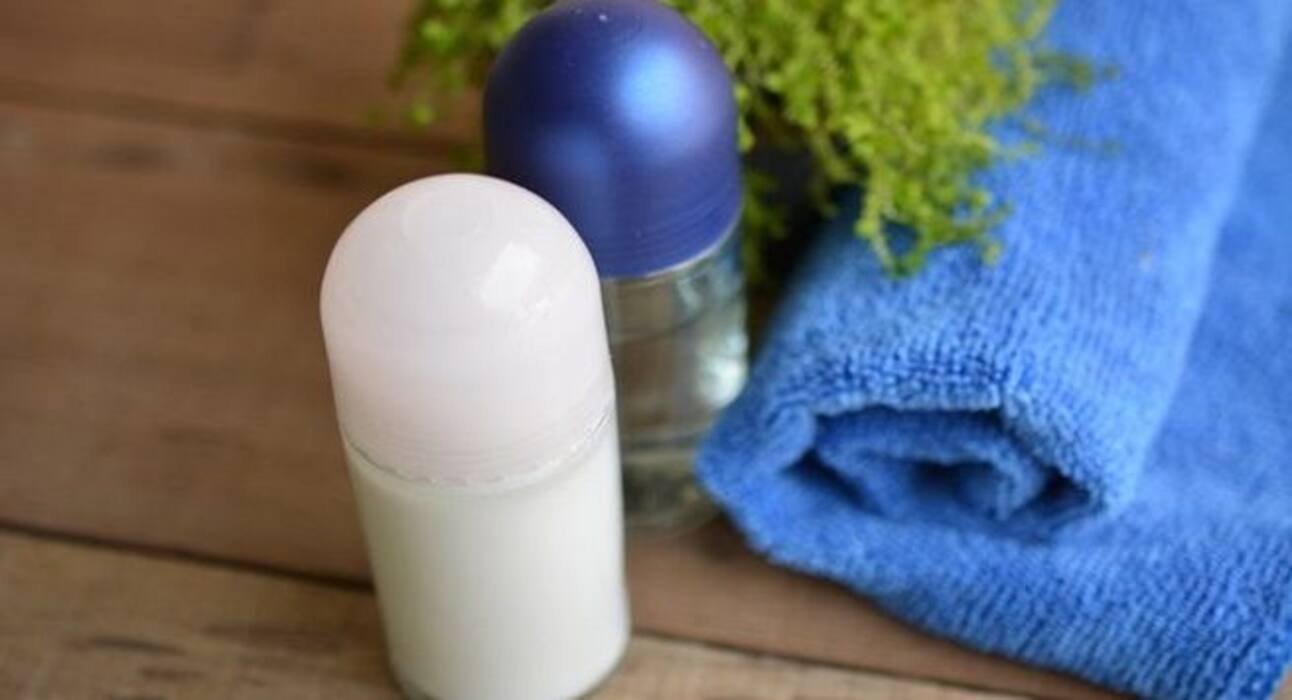 Switch to a natural deodorant, it can cause breast cancer