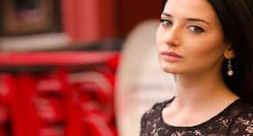 बढ़ती उम्र की वजह से लूज हो रही है चेहरे की स्किन ? आज से ही करें ये 3 काम