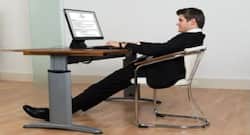 अगर आप भी बैठते हैं इस तरह, तो बढ़ने लगेगी चर्बी